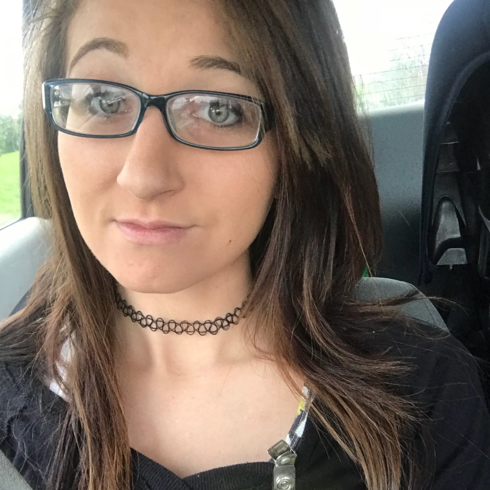 Meet your Posher, Alicia